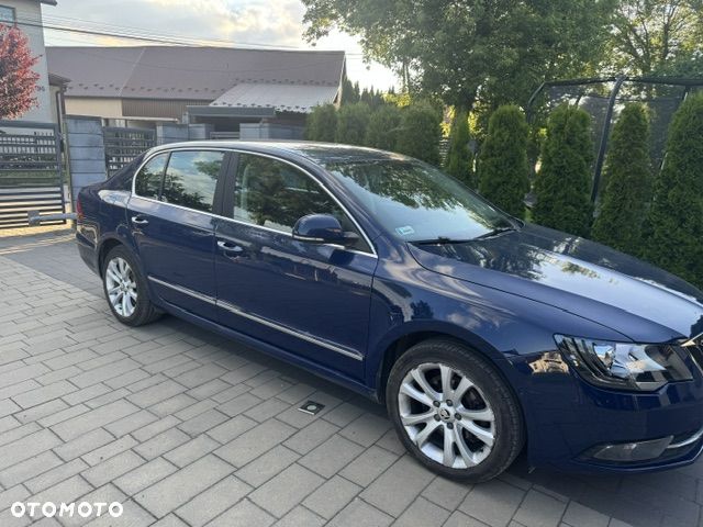 Skoda Superb 2.0 TDI 4x4 Elegance - 2