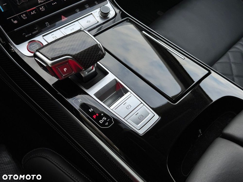 Audi S8 - 40