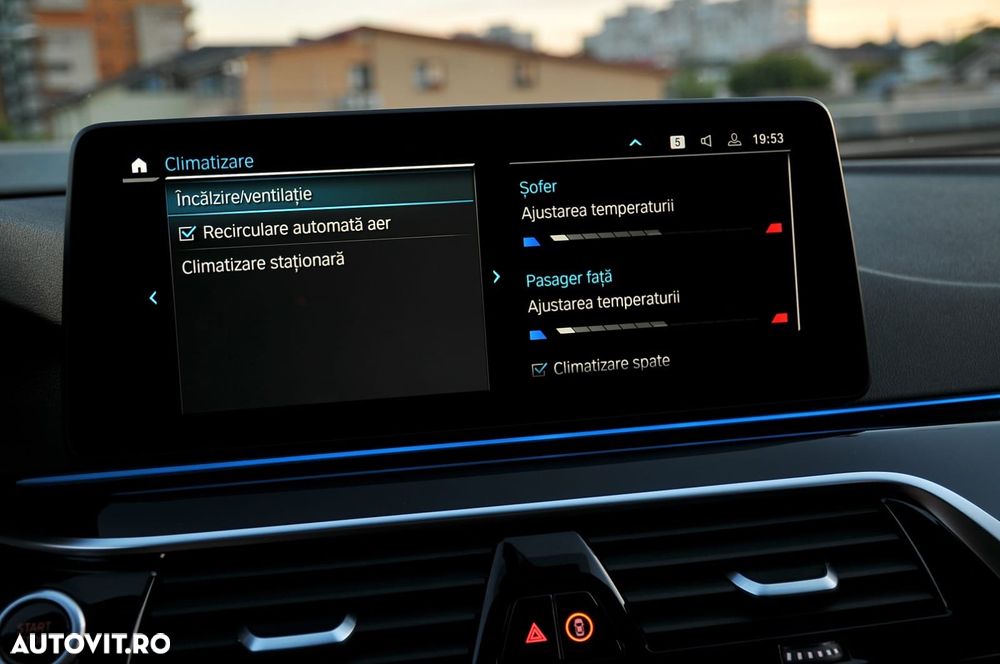 BMW Seria 5 520i AT MHEV - 31