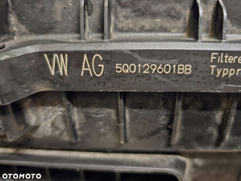 obudowa filtra powietrza volkswagen 5q0129601bb - 4