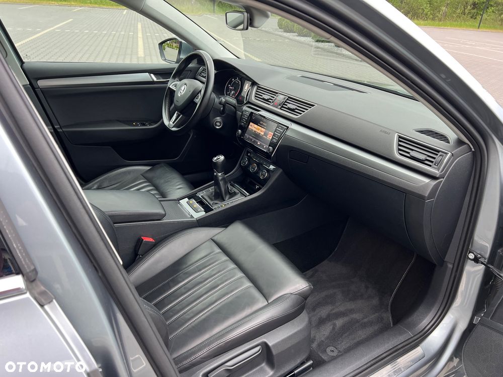 Skoda Superb 2.0 TDI Ambition - 27