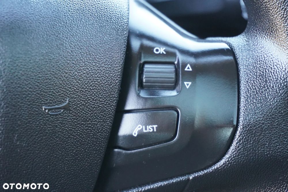 Peugeot 208 1.2 PureTech Allure - 30