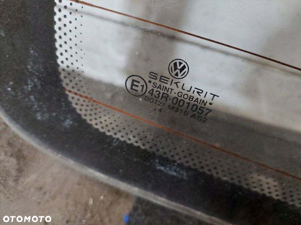 SZYBA TYŁ KLAPY BAGAŻNIKA  VOLKSWAGEN TRANSPORTER T4 - 2