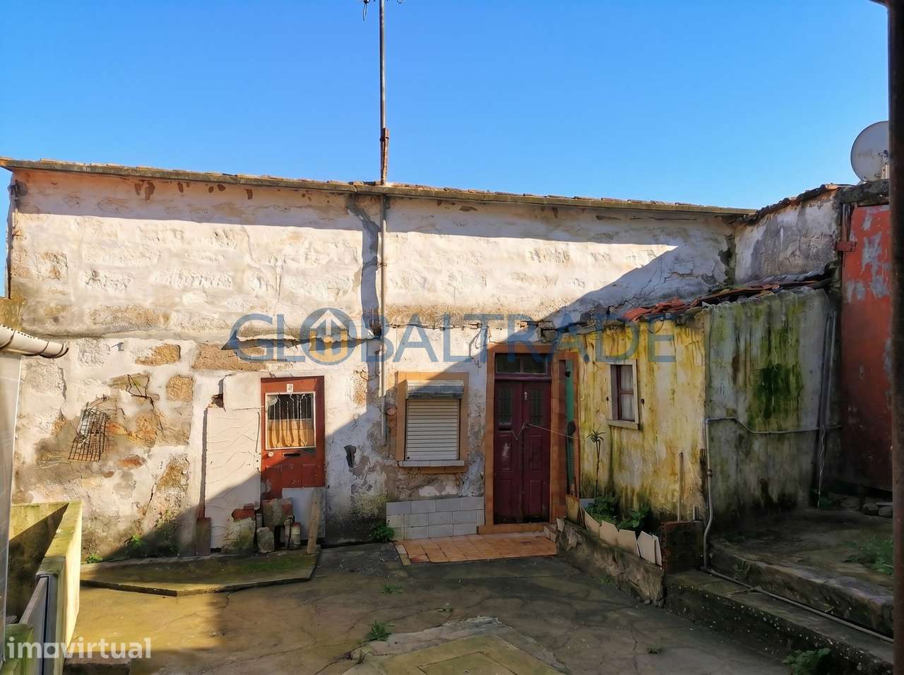 Moradia T1 para Reabilitação em Campanhã - Grande imagem: 2/14
