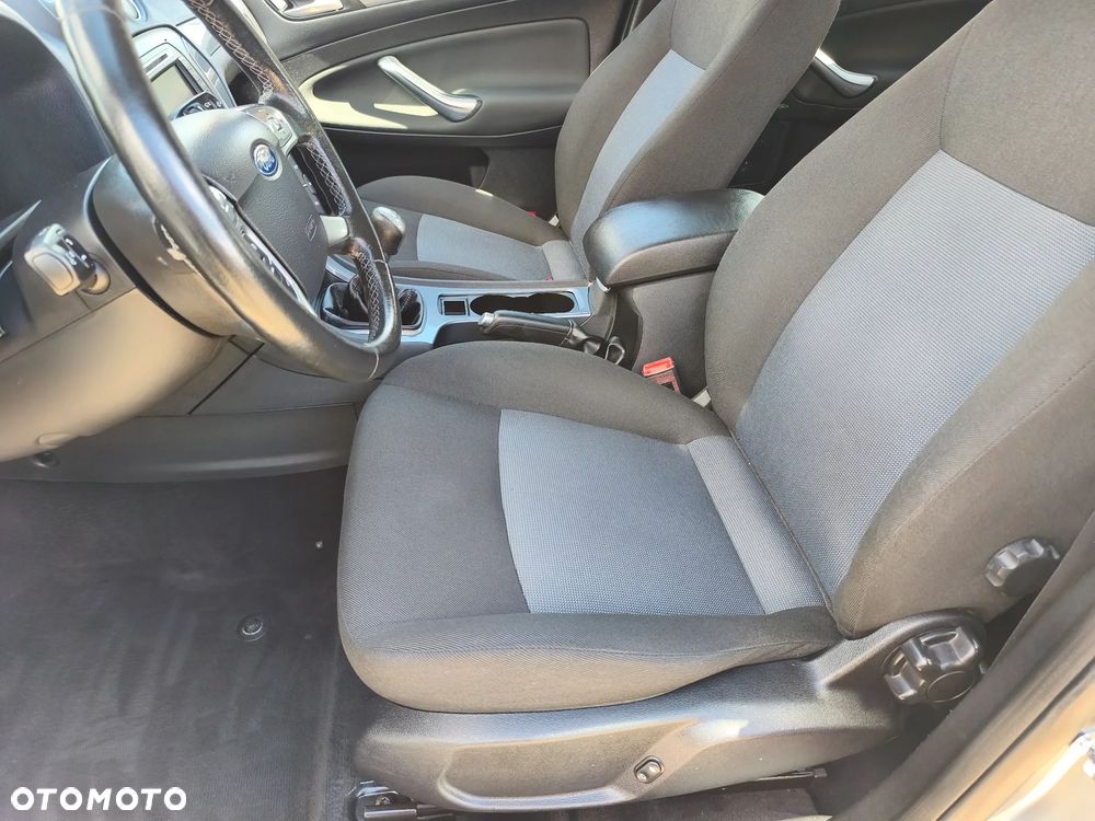 Ford Mondeo 1.6 TDCi Ambiente - 11