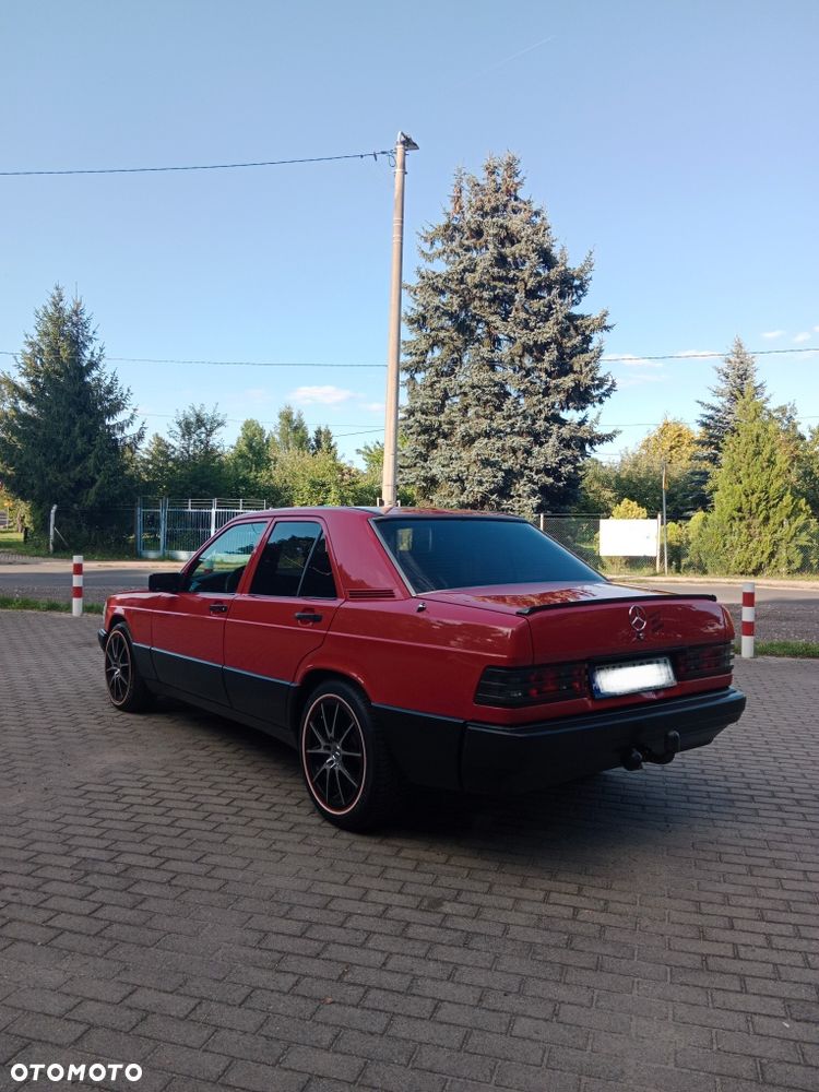Mercedes-Benz W201 (190) - 4