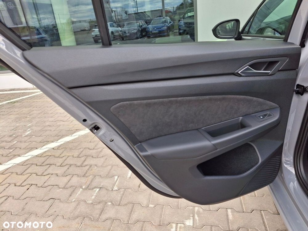 Volkswagen Golf - 12