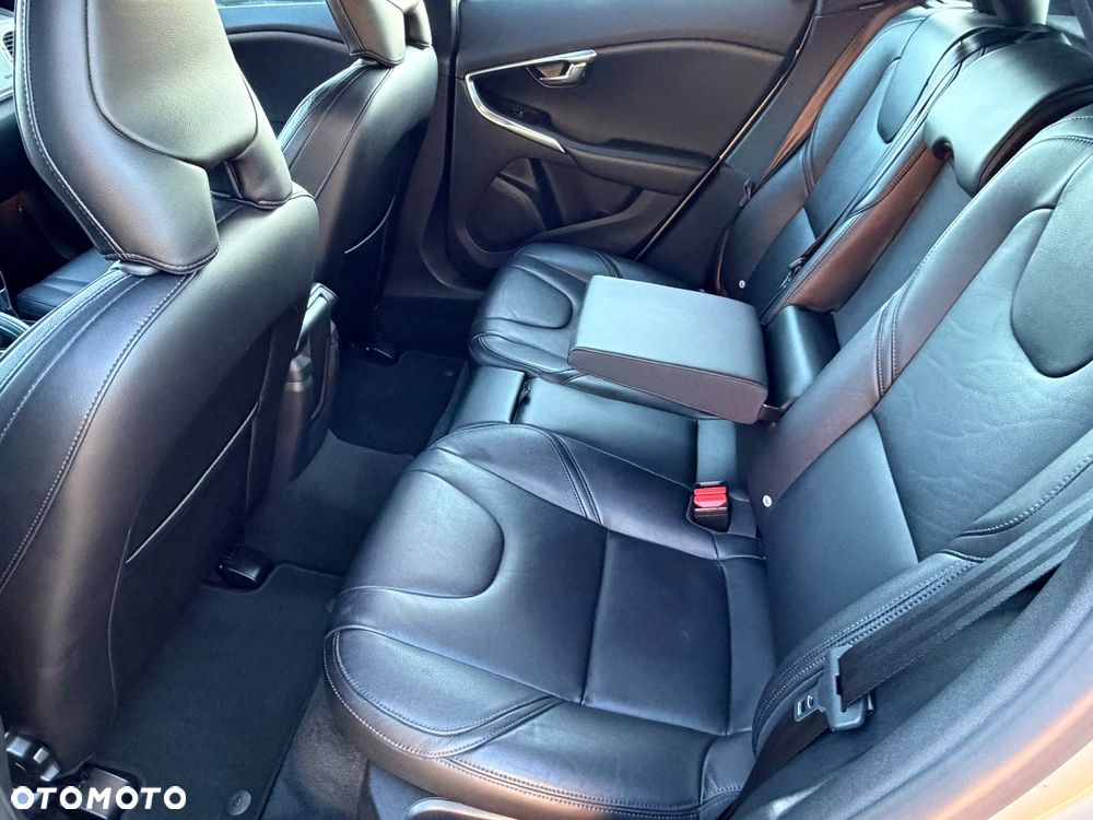 Volvo V40 D3 Momentum - 6