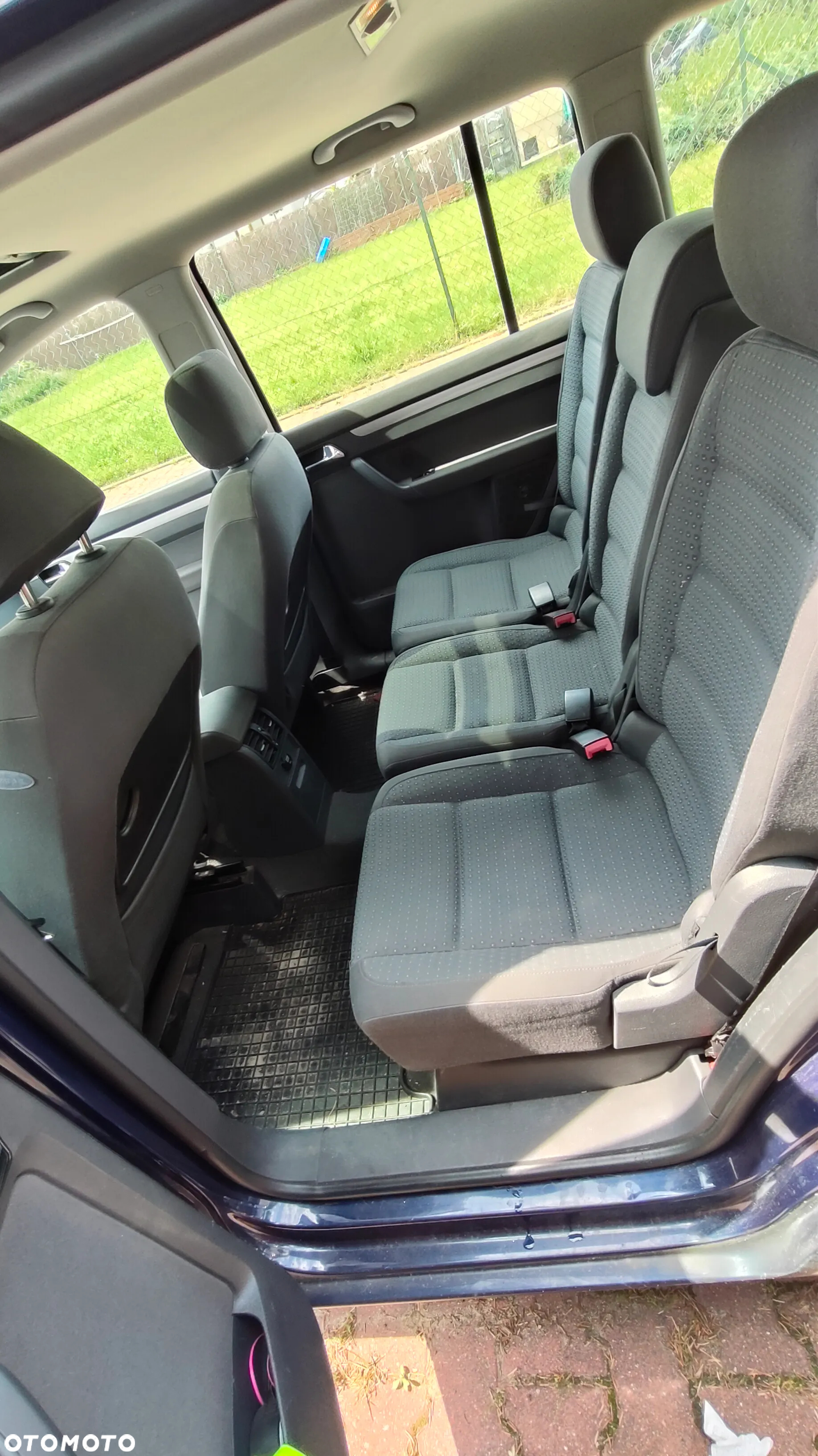 Volkswagen Touran 2.0 FSI Highline - 9