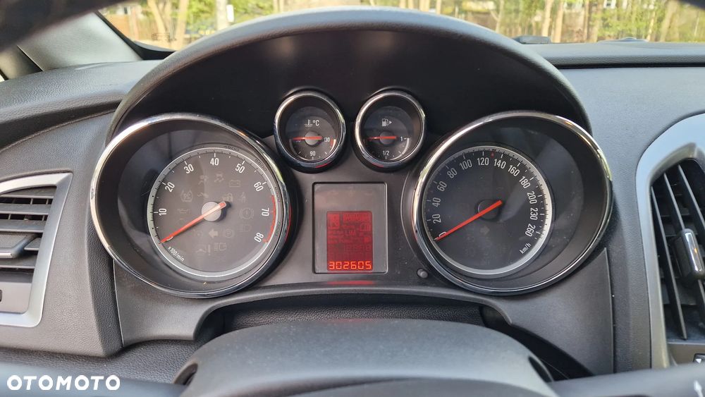 Opel Astra 1.4 T Enjoy - 10