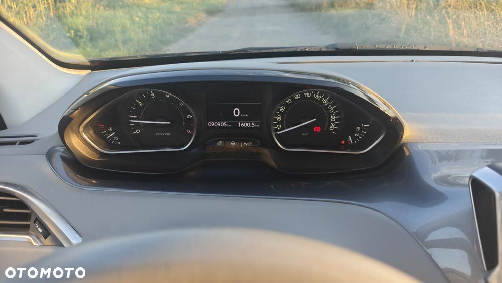 Peugeot 208 1.2 VTi Allure - 9