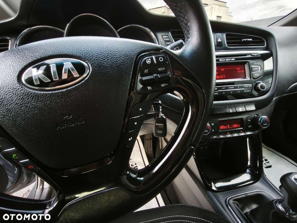 Kia Ceed - 11