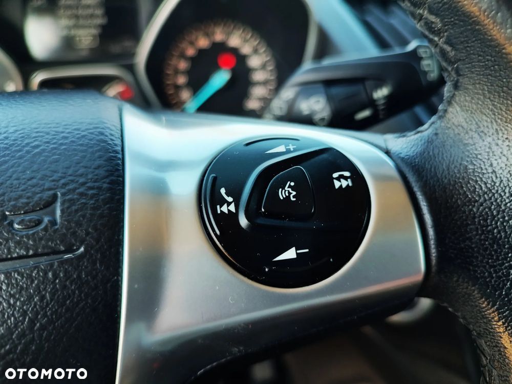 Ford Kuga 2.0 TDCi 2x4 Titanium - 21