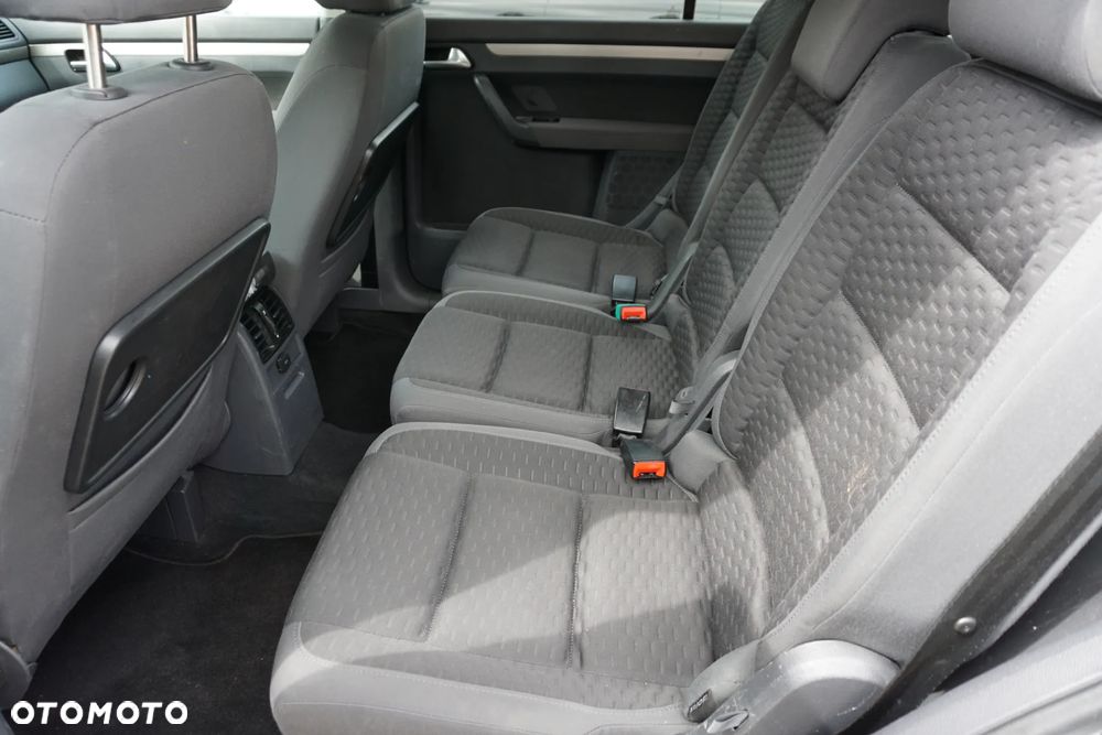 Volkswagen Touran 2.0 TDI Q-Line - 10