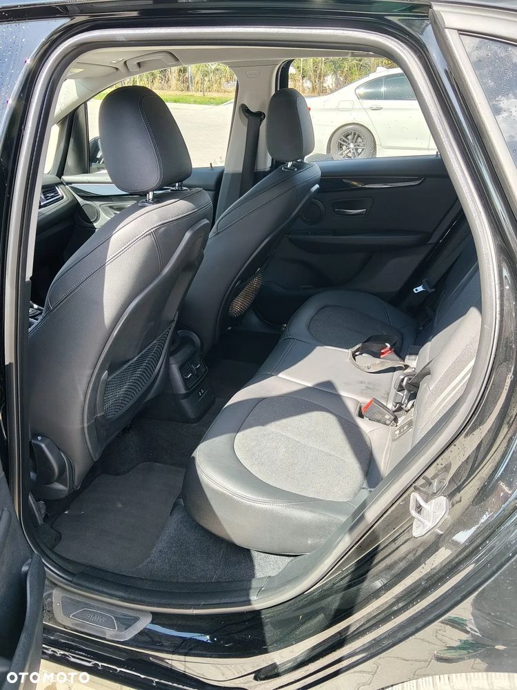 BMW Seria 2 218i - 6