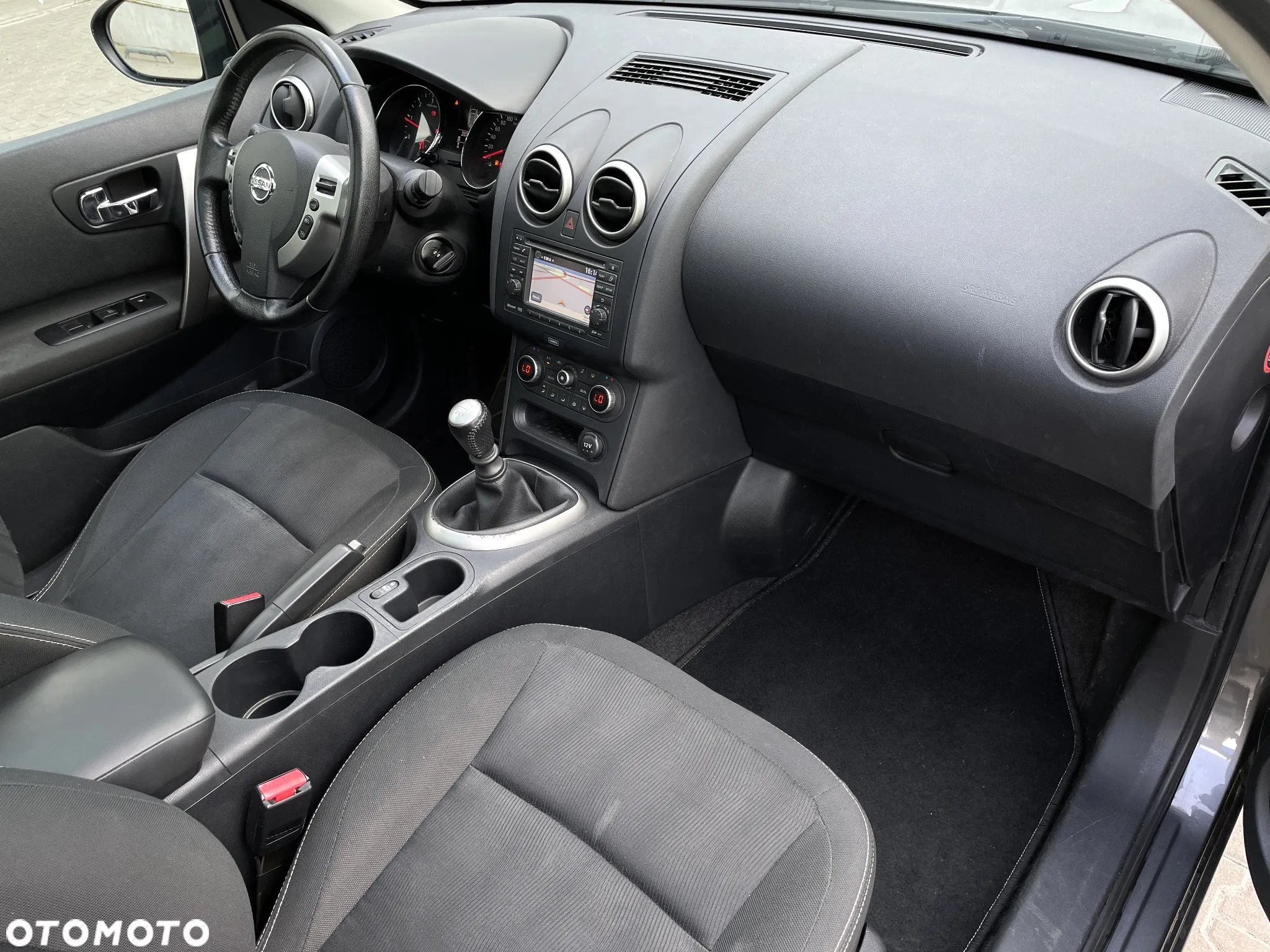 Nissan Qashqai 1.6 dCi DPF tekna - 23