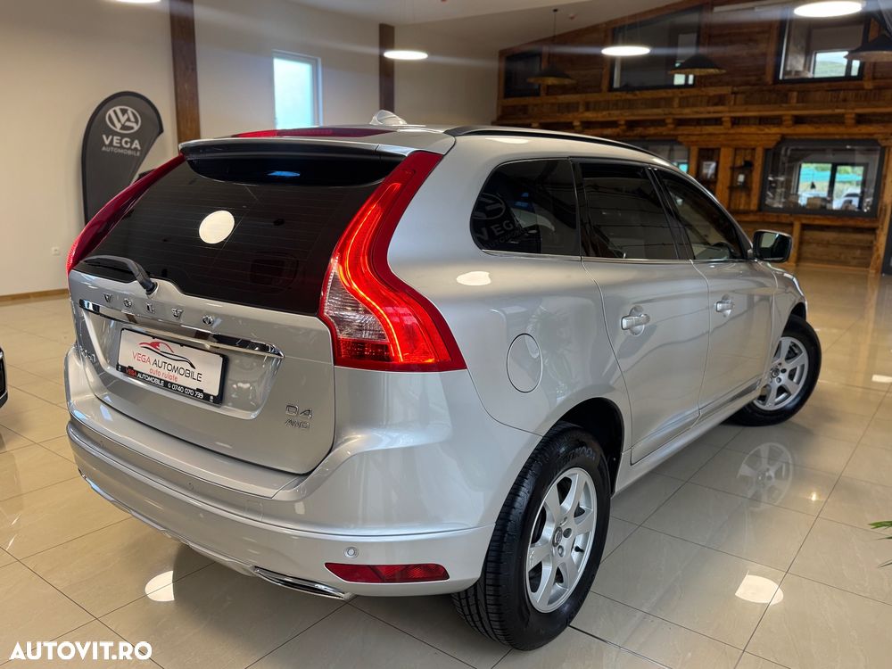 Volvo XC 60 D4 AWD Geartronic Momentum - 4