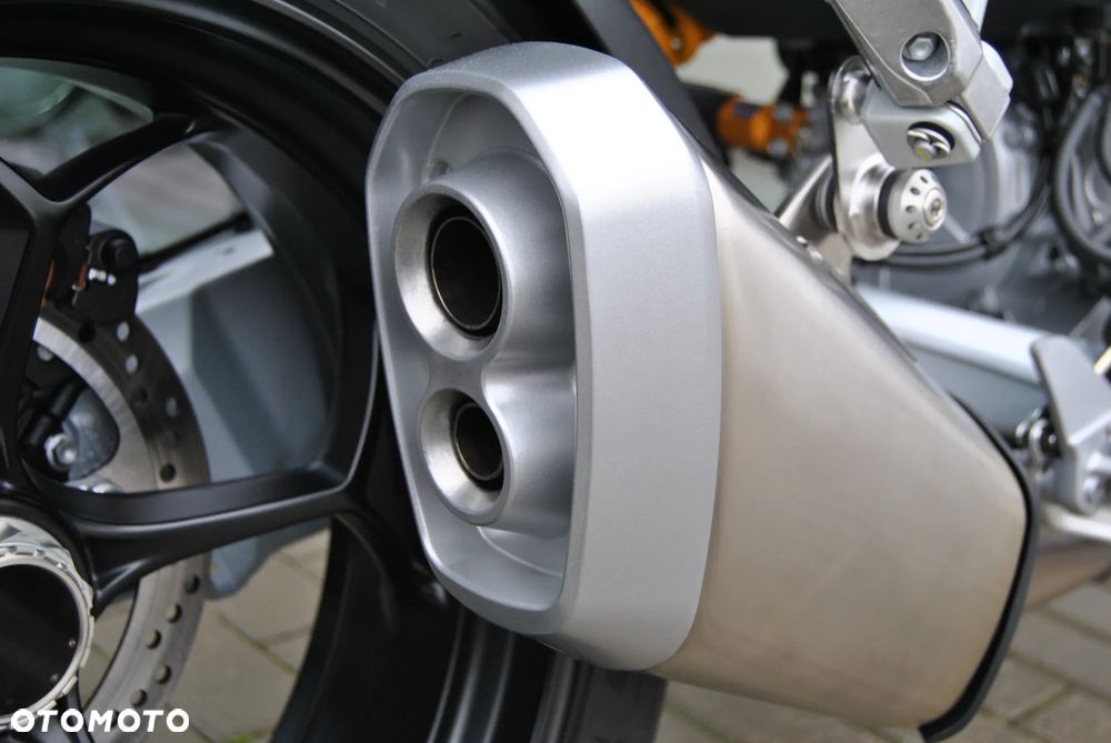 Moto Guzzi V100 Mandello - 24