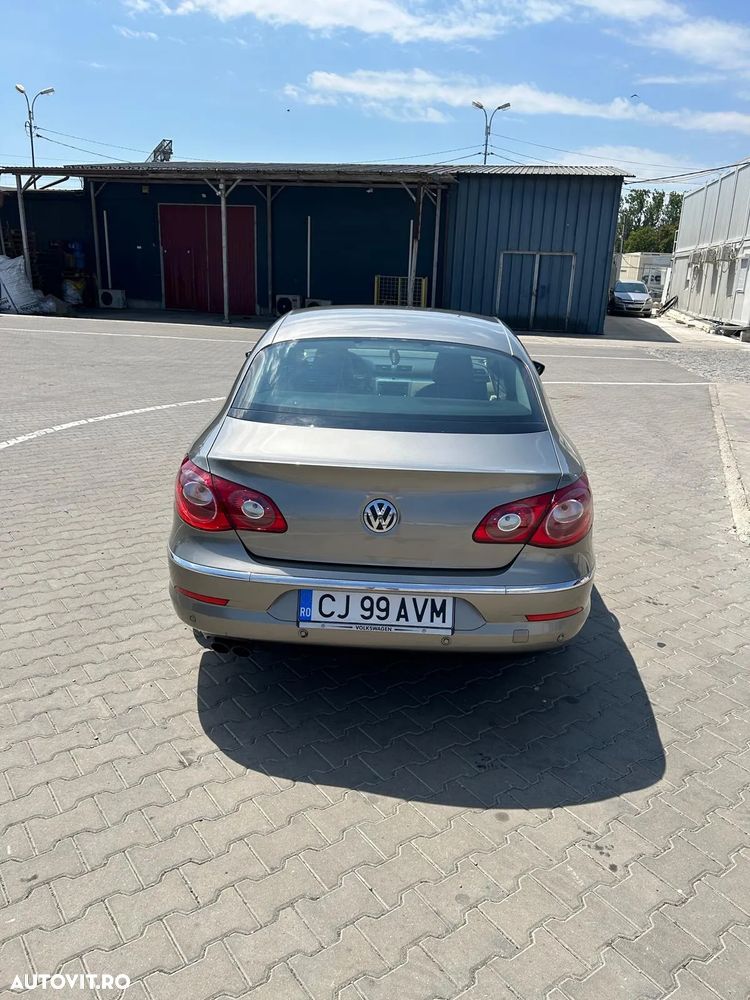 Volkswagen Passat - 8