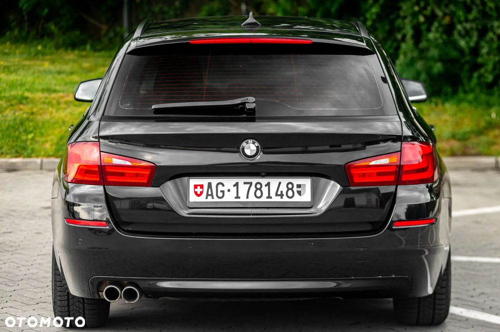 BMW Seria 5 530d xDrive - 14