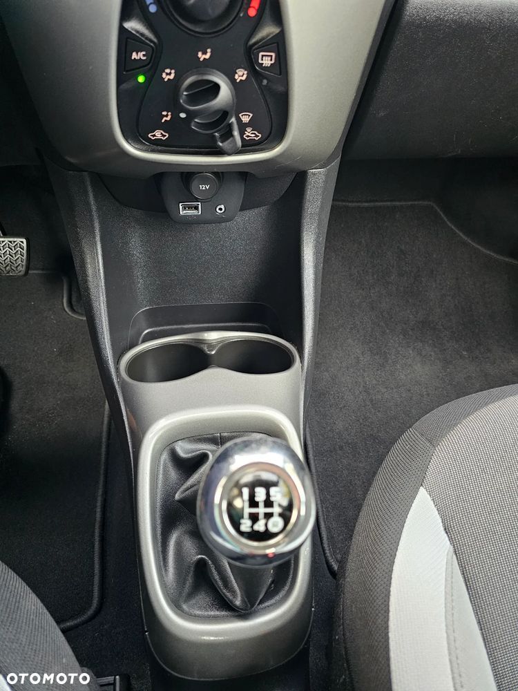 Toyota Aygo x mit x-business Paket - 26