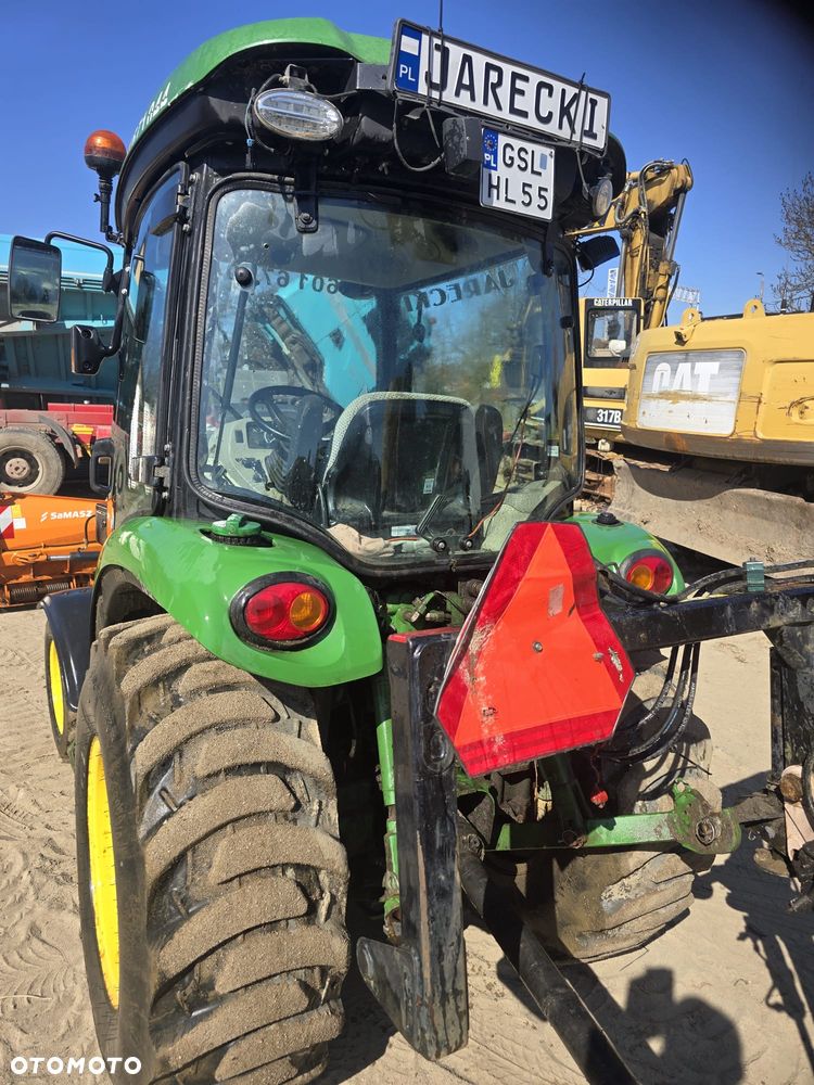 John Deere 3045R - 2