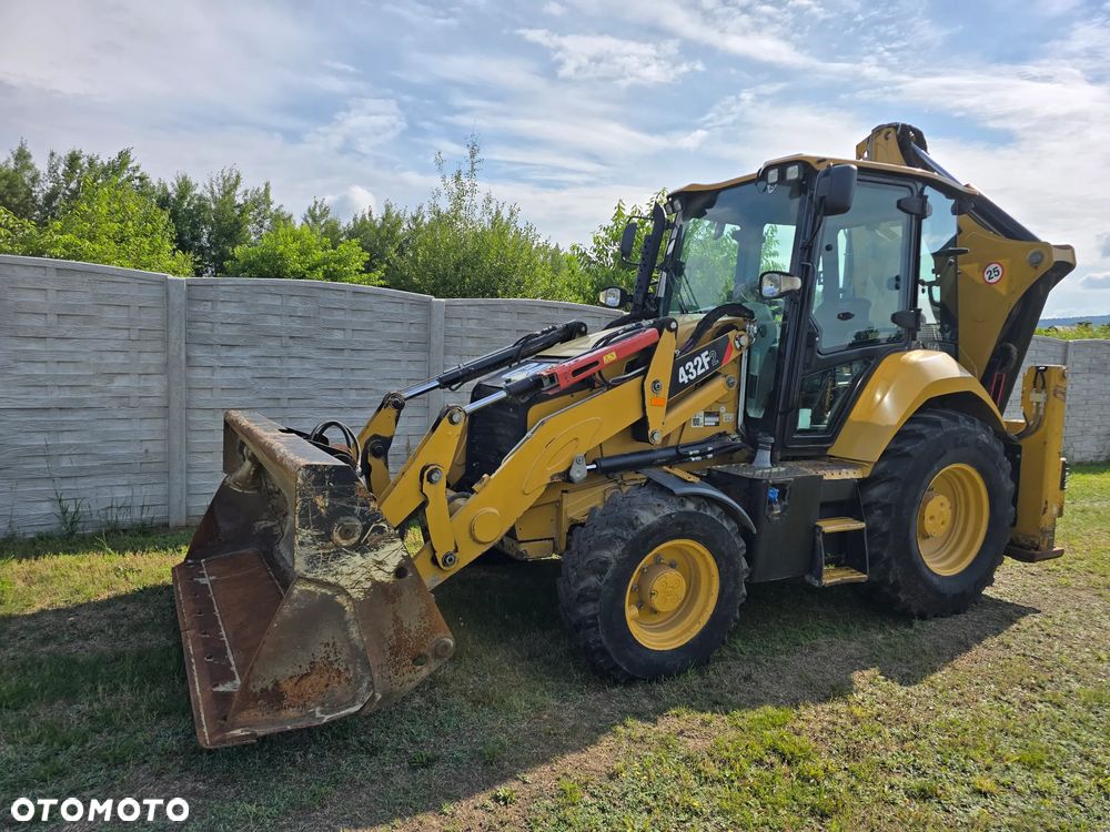 Caterpillar - 1