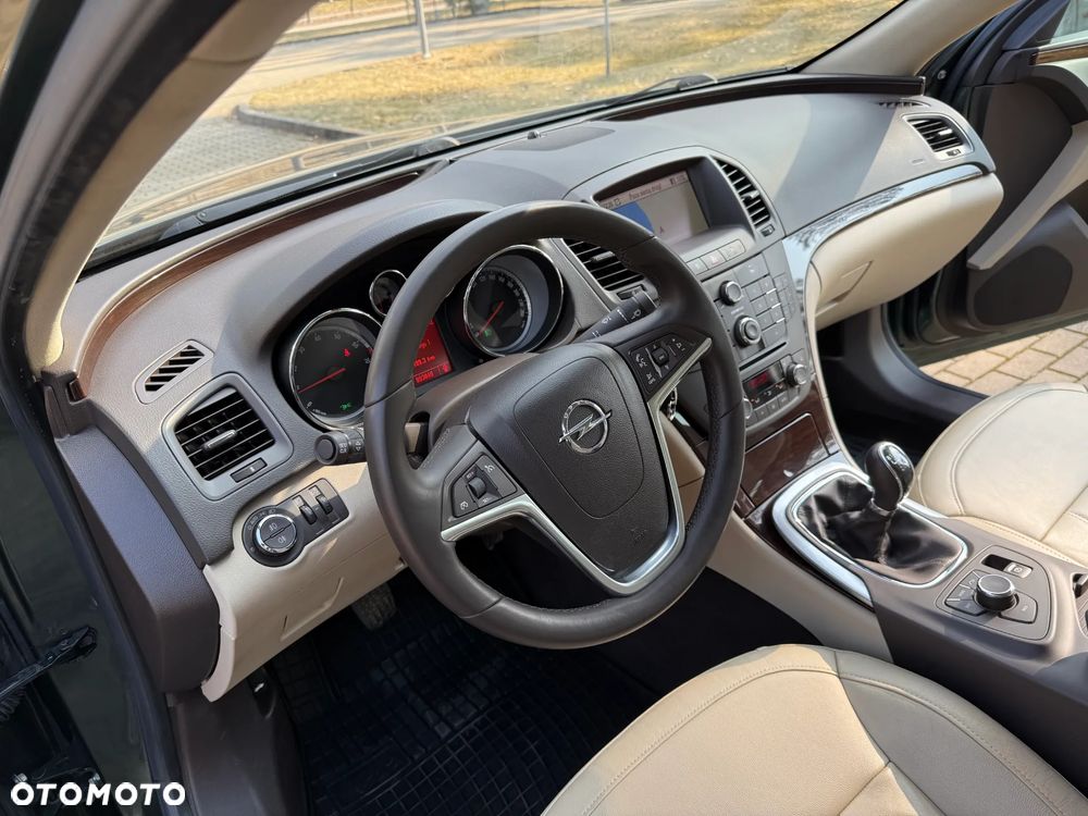 Opel Insignia 2.0 Turbo 4x4 Design Edition - 25