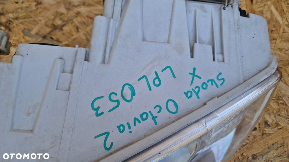 SKODA OCTAVIA 2 II LAMPA PRZÓD PRZEDNIA LEWA  EUROPA XENON - 2