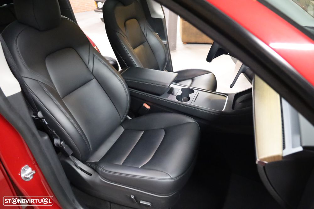 Tesla Model Y Long Range Tração Integral - 16