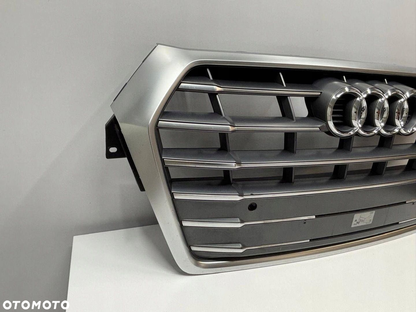 Audi Q5 80A S-Line Grill Atrapa Zderzaka 80A853651C - 2