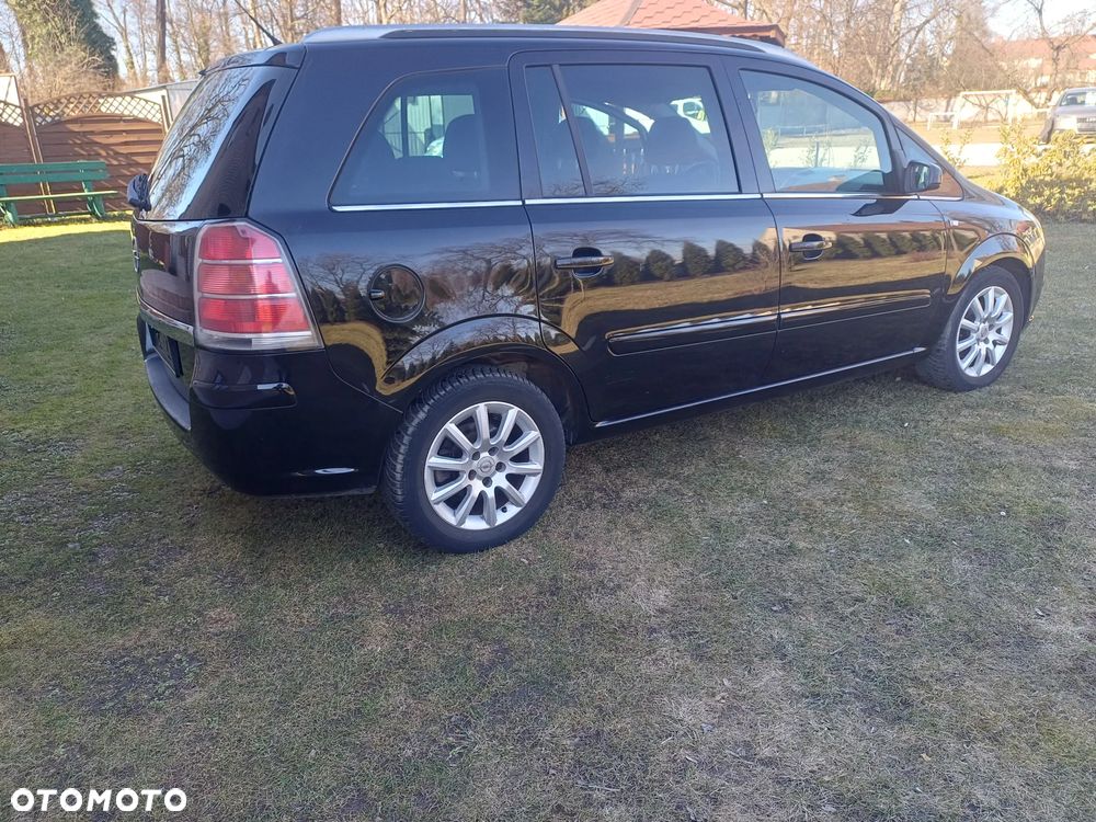 Opel Zafira 1.6 - 11