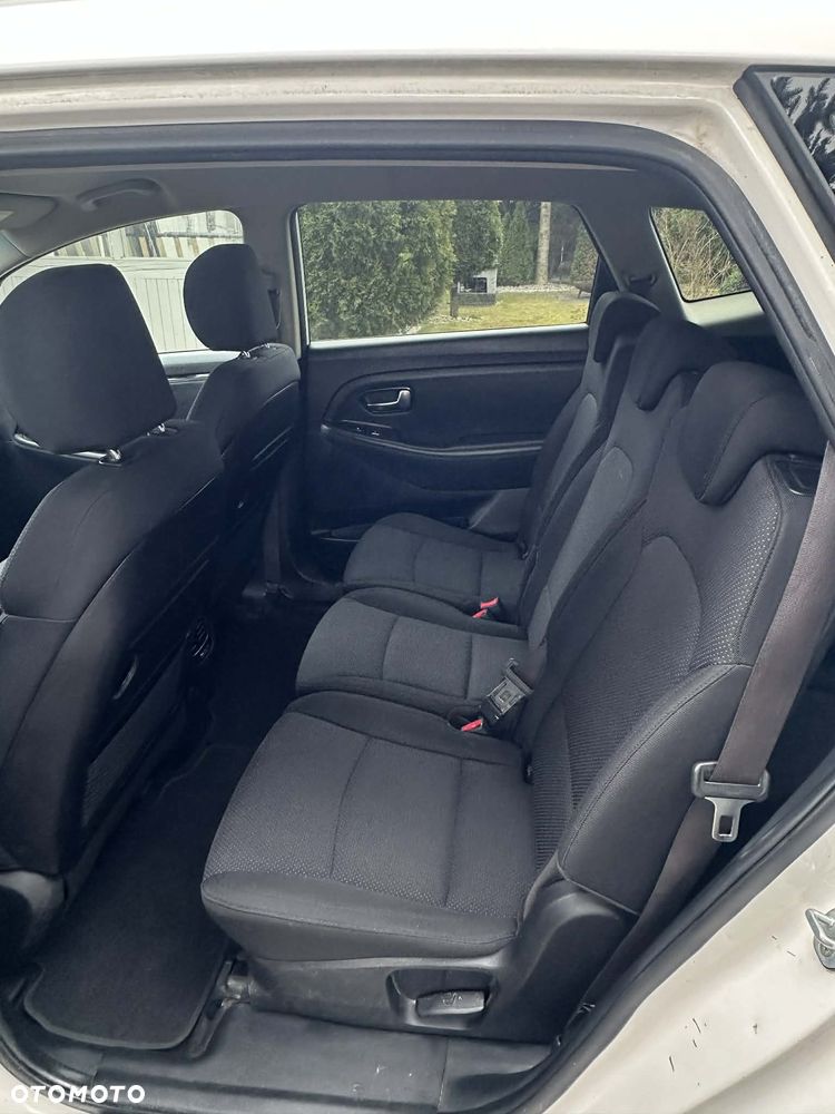 Kia Carens 1.7 CRDi 115 Dream Team Edition - 25