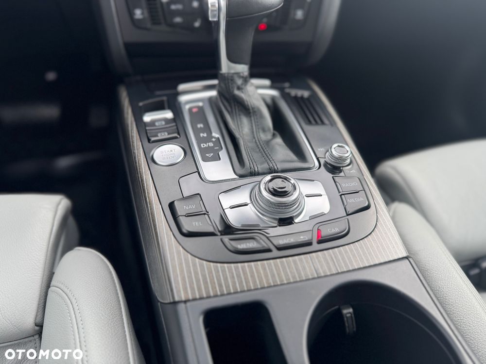 Audi A4 Limousine 3.0 TDI DPF quattro S tronic S line Sportpaket - 25