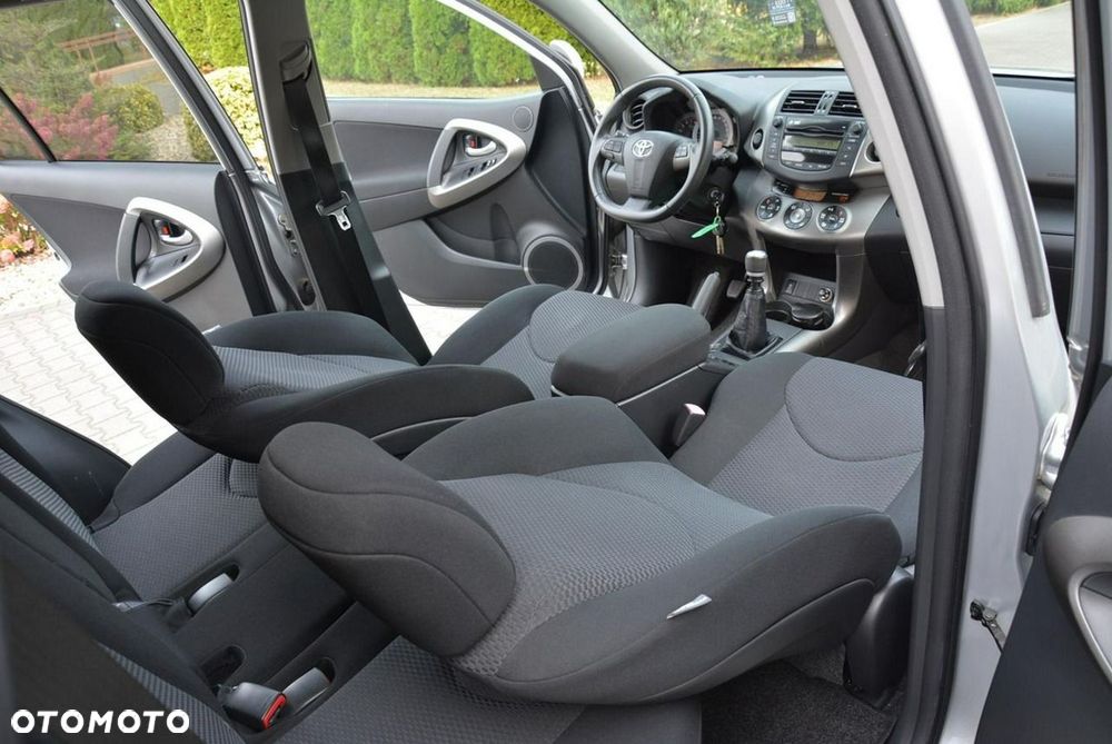 Toyota RAV4 2.0 VVT-i Sol - 18