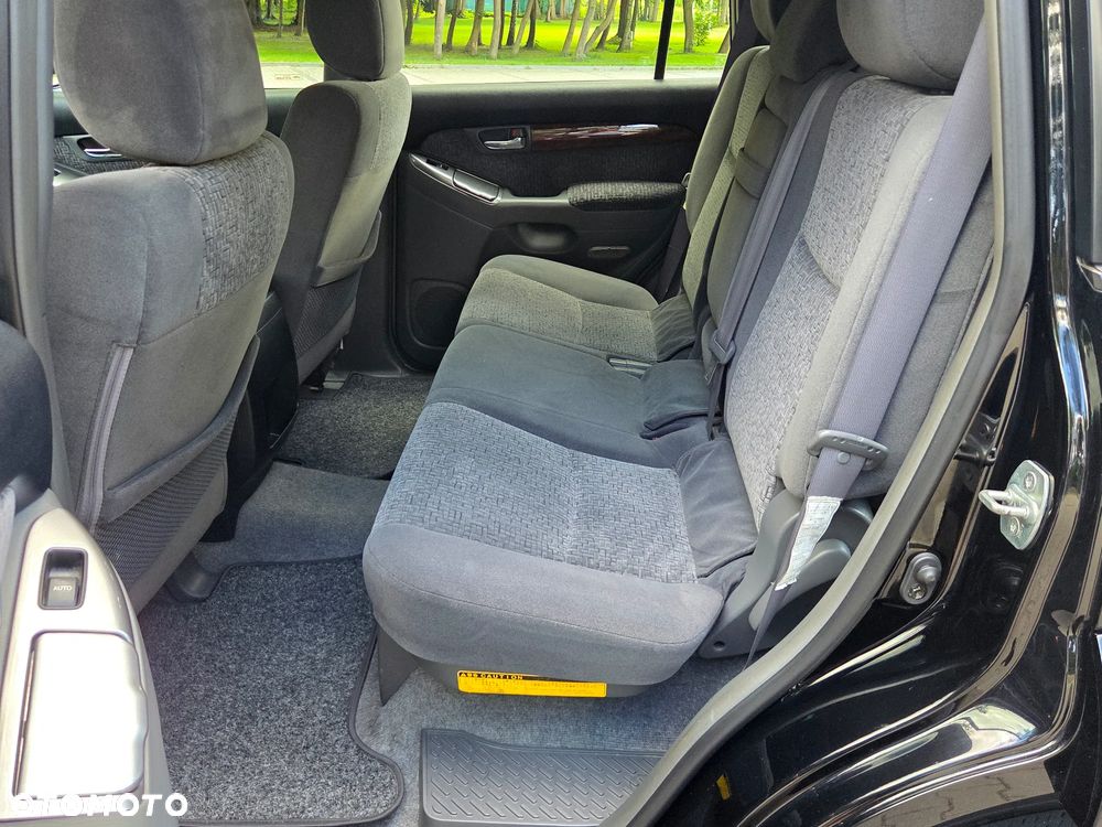 Toyota Land Cruiser - 12