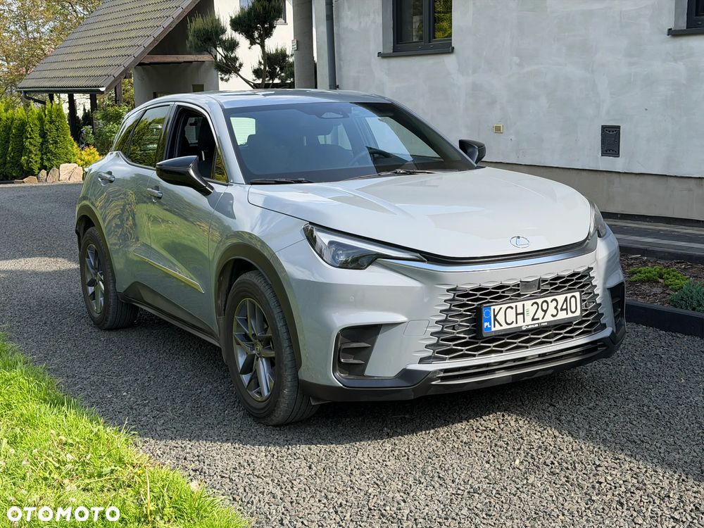 Lexus LBX 1.5 Hybrid - 1