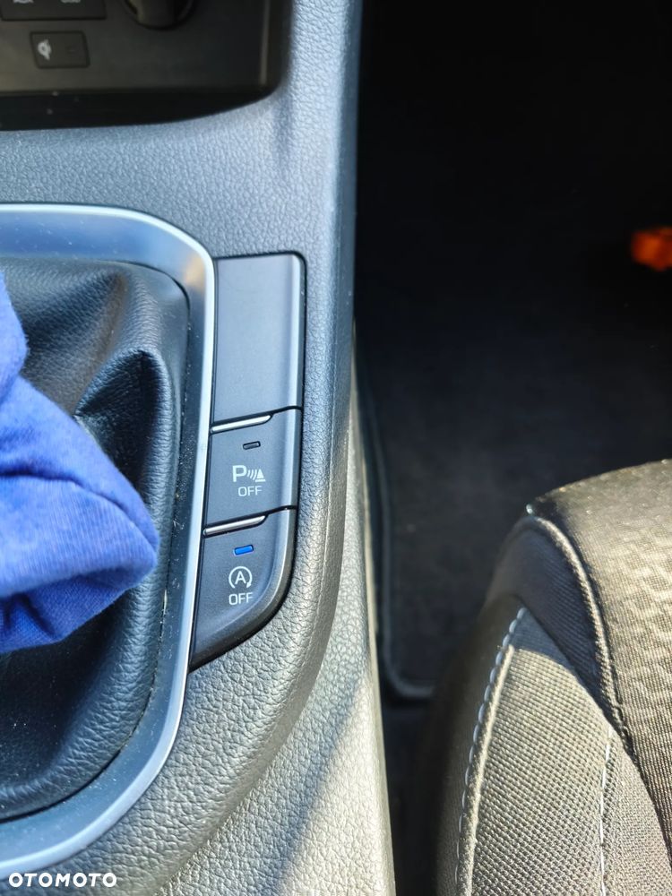 Hyundai i30 1.6 D GO Plus - 14