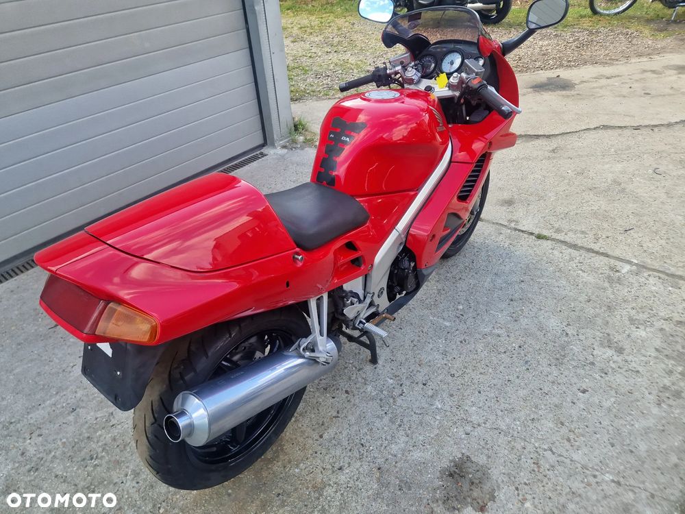 Honda VFR - 9
