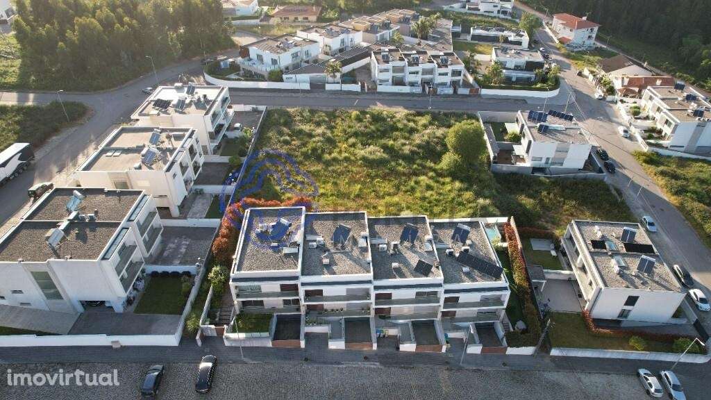 Lote na Vergada para construção de moradia - Próximo das auto estradas - Grande imagem: 3/29