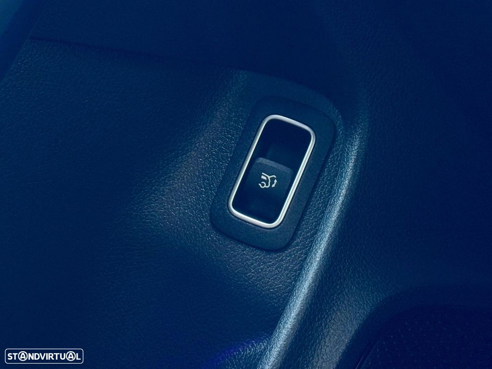 Mercedes-Benz CLA 180 7G-DCT Progressive - 48