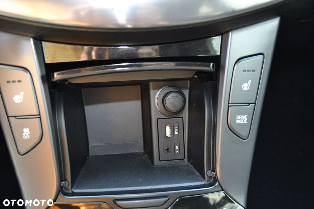 Hyundai i40 Kombi 1.7 CRDi DCT Premium - 39