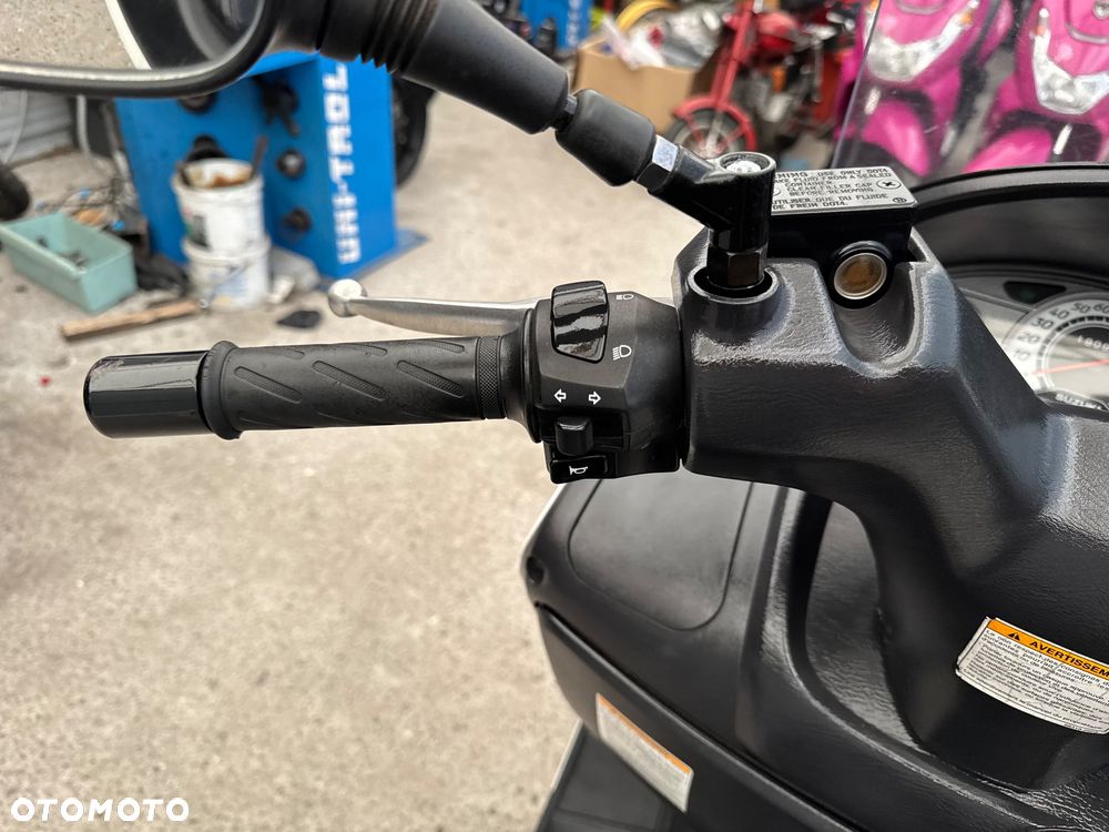 Suzuki Burgman - 10