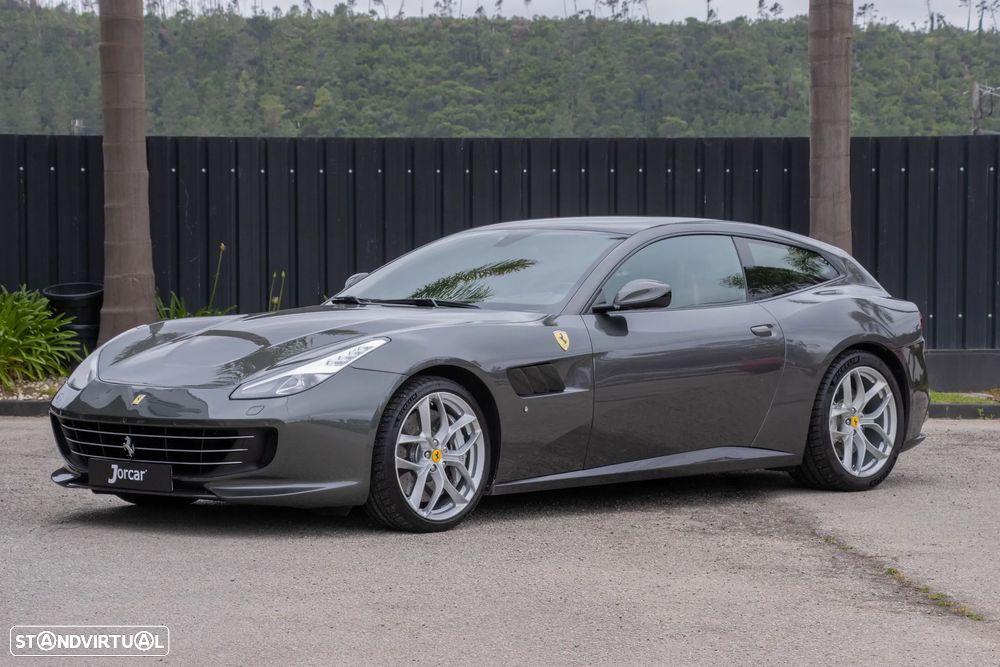 Ferrari GTC4 Lusso - 1