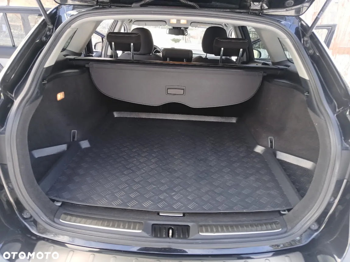 Toyota Avensis 2.0 D-4D Premium - 12