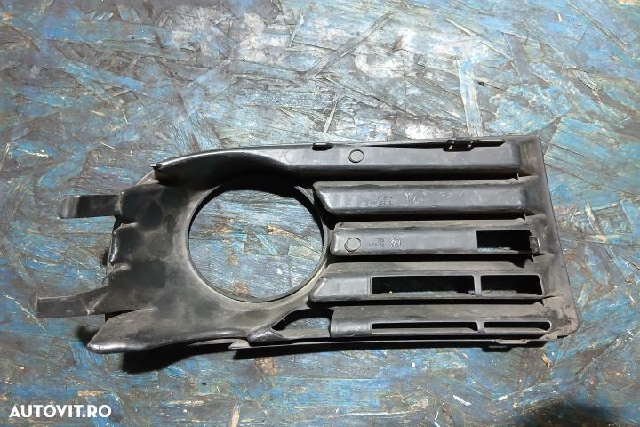 Grila proiector dreapta 1K0853665B 1K0853665B Volkswagen VW Golf 5 [2 - 2