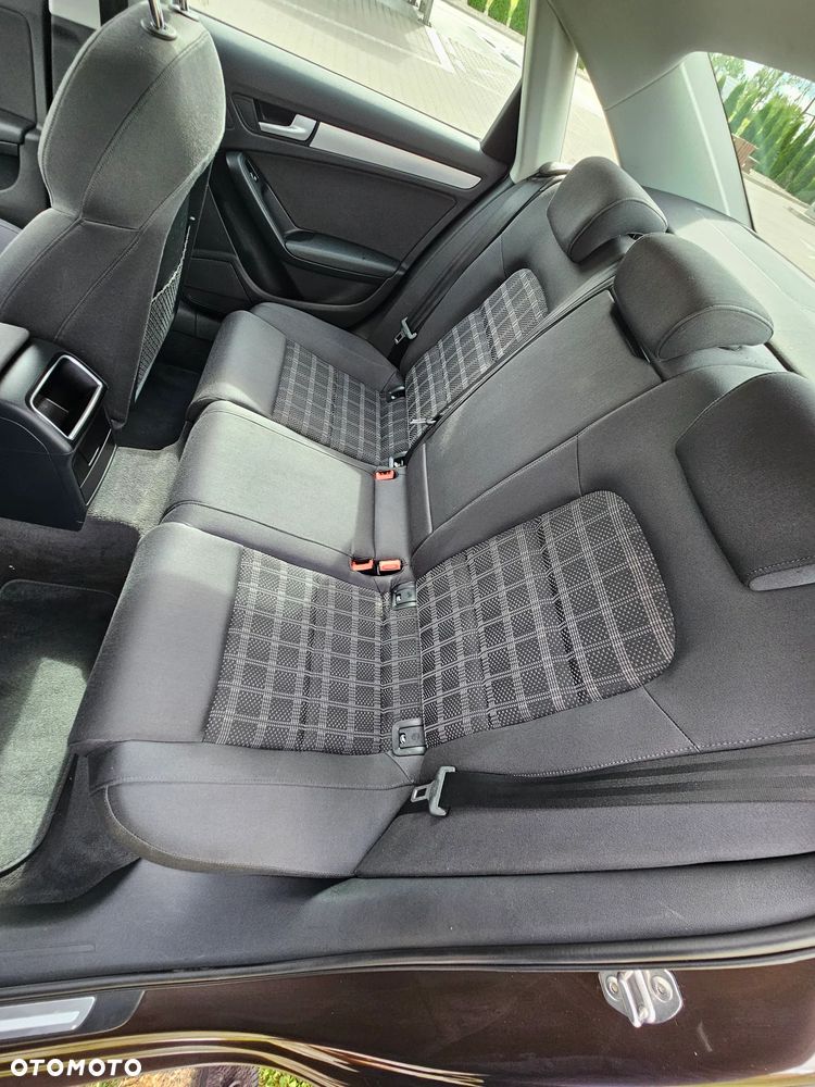 Audi A4 Limousine - 23