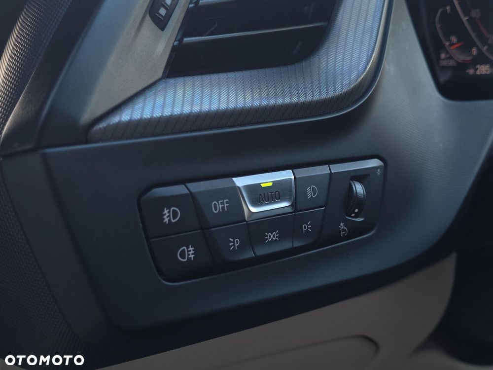 BMW Seria 2 216d - 15