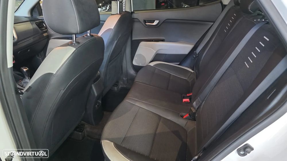 Kia Stonic 1.6 CRDi TX - 10