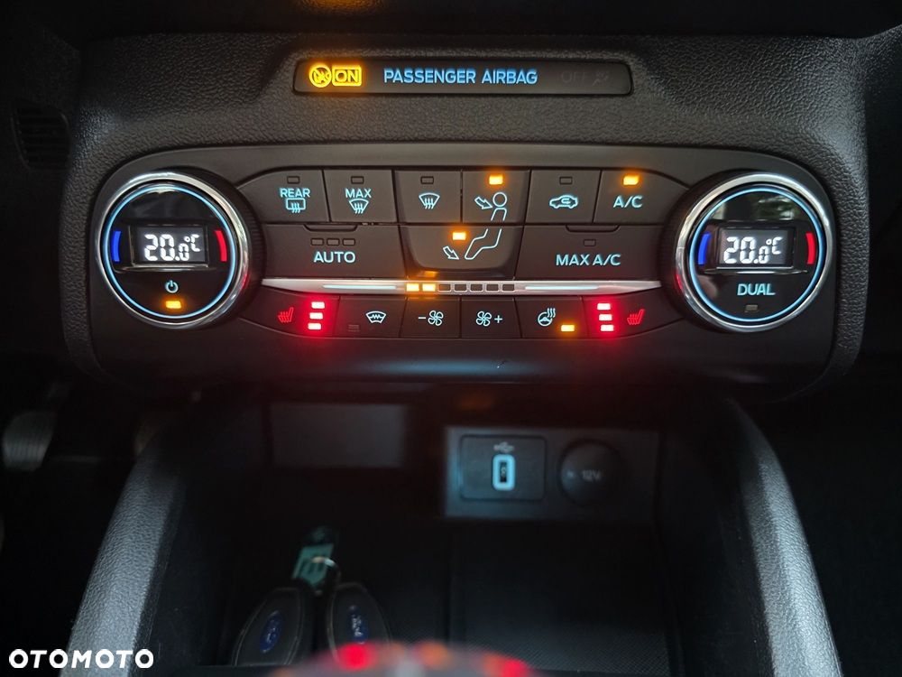 Ford Focus 1.5 EcoBlue Start-Stopp-System COOL&CONNECT DESIGN - 24